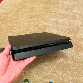 PlayStation 4 Slim