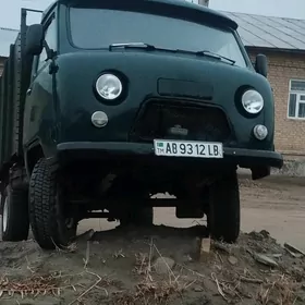 UAZ 2206 1989