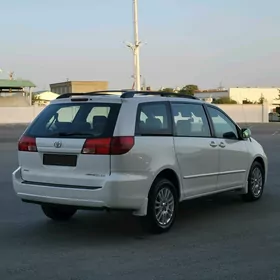 Toyota Sienna 2005