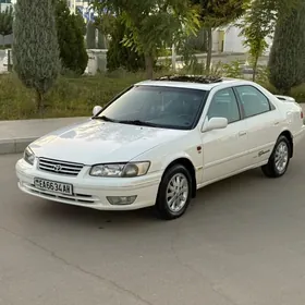 Toyota Camry 2001