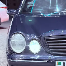 Mercedes-Benz E320 2000