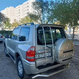 Mitsubishi Pajero 2005