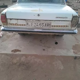 Gaz 24 1987