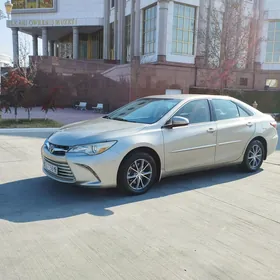 Toyota Camry 2017