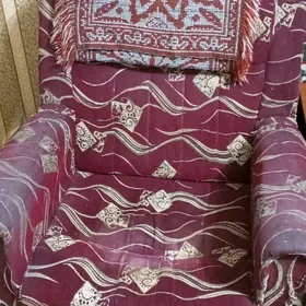 Диван и два кресла