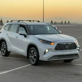 Toyota Highlander 2024