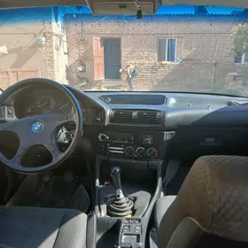 BMW 525 1991