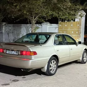 Toyota Camry 2000