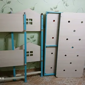 двух яростная кровать.