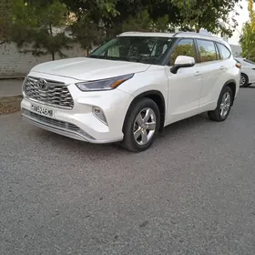 Toyota Highlander 2021