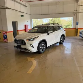 Toyota Highlander 2022