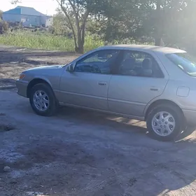 Toyota Camry 1999