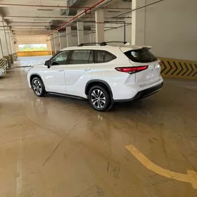 Toyota Highlander 2022