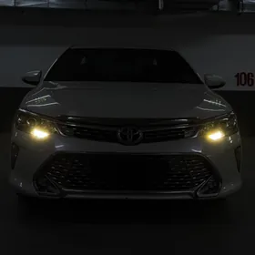 Toyota Camry 2017