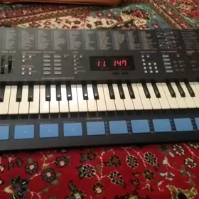 Yamaha PSR 680.