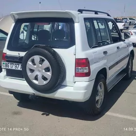 Mitsubishi Pajero 2000