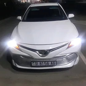 Toyota Camry 2018