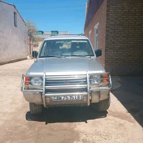 Mitsubishi Montero 1997
