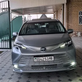 Toyota Sienna 2022