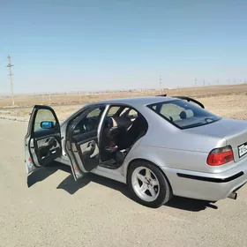 BMW E39 2000