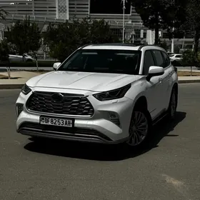 Toyota Highlander 2021