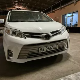 Toyota Sienna 2020