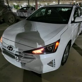 Hyundai Elantra 2020