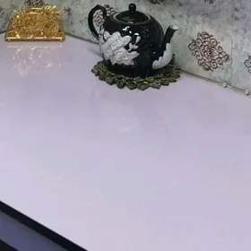 Стол+2 пуфика