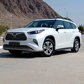 Toyota Highlander 2021