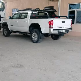 Toyota Tacoma 2017