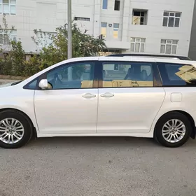 Toyota Sienna 2018