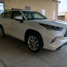 Toyota Highlander 2021