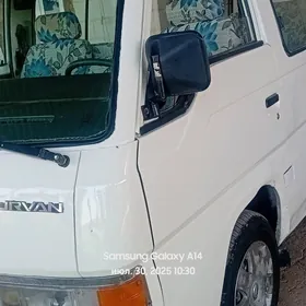 Nissan Urvan 1999