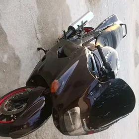 Yamaha Artistic 2005