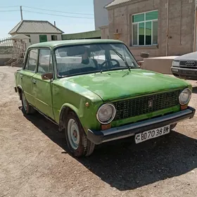 Lada 2104 1982