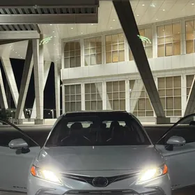 Toyota Camry 2020