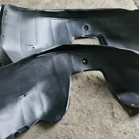 MKA PODKRYLNIK E39 BMW