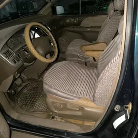 Toyota Sienna 1998