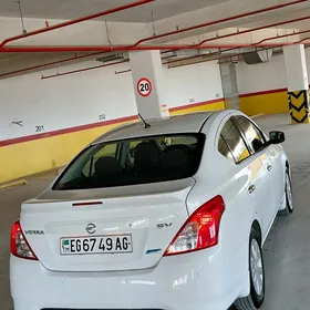 Nissan Versa 2015