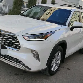 Toyota Highlander 2021