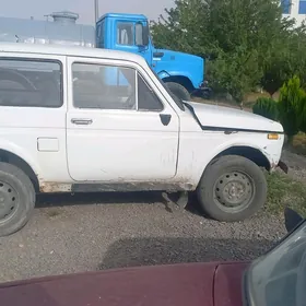 Lada Niva 2003