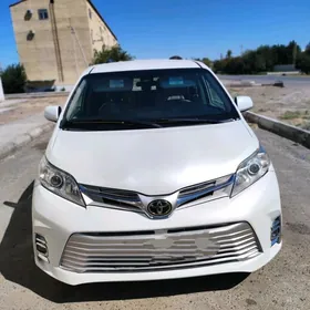 Toyota Sienna 2020