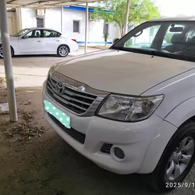 Toyota Hilux 2014