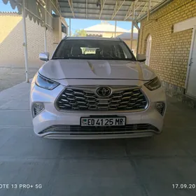 Toyota Highlander 2022