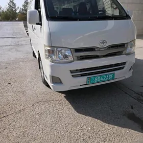Toyota Hiace 2011