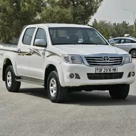 Toyota Hilux 2013