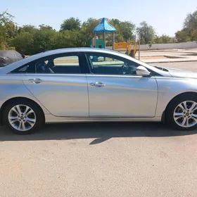 Hyundai Sonata 2011