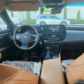 Lexus ES 350 2022