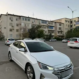 Hyundai Elantra 2019