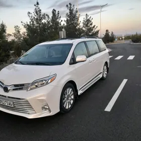 Toyota Sienna 2019